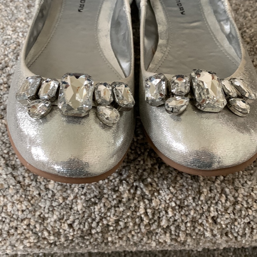 “Golden Girl” Jeweled Silver Ballet Flats - Picture 5 of 10
